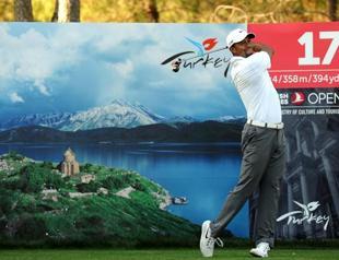 Tiger Woods roars into contention with barnstorming 63 at Turkish Airlines Open