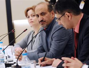 Syria opposition wants pressure on Damascus before agreeing to talks