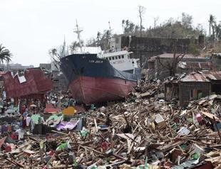 More than 10,000 feared dead in typhoon-ravaged Philippines