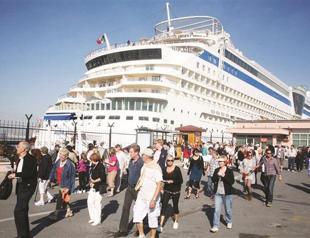 200,000 people to lose jobs as hot tourism season ends in Turkey