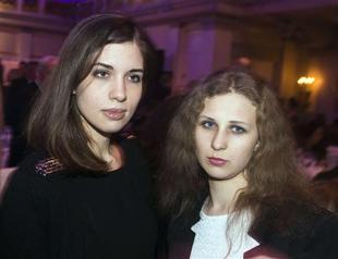 Russia detains Pussy Riot members in Olympic Sochi