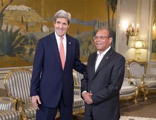 Kerry in surprise Tunisia trip to support democracy