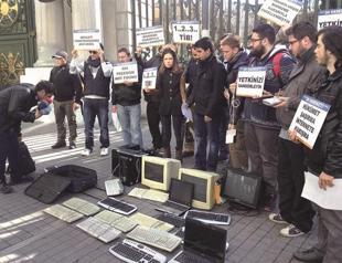 Turkeys main opposition CHP proposes immediate measures to restore Internet freedom