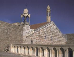 Syriac community receives deed for lands of Mor Gabriel Monastery