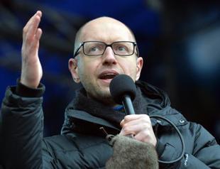 Ukraine parliament approves pro-EU Yatsenyuk as premier