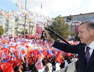 Turkish PM accuses prosecutors and police of spying