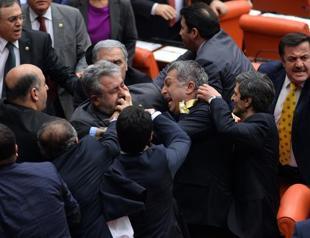 Fight erupts at Turkish Parliament amid talks over cram school bill