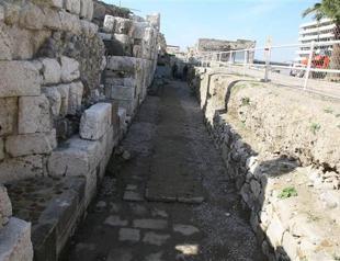 Roman road in İzmir’s ancient site Agora opens