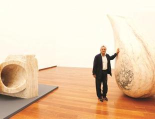 Sculptor Kapoor brings new works to old Istanbul