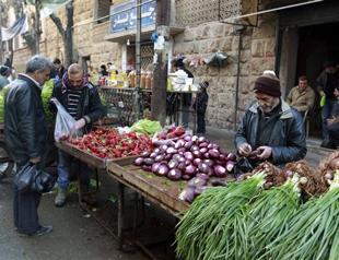 Truce in besieged Damascus suburb may bring food to starving residents