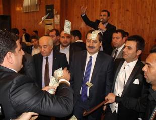 Minister dollar-showered at wedding in southeastern Turkey