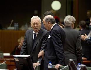 EU agrees to suspend visa talks with Russia: Draft statement