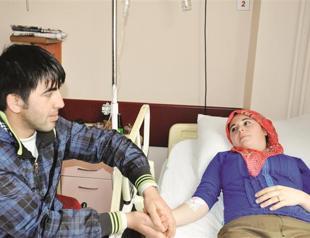 Turkish doctors perform kidney surgery on fetus