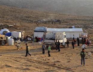 Syrian helicopters carry out raids on Lebanon border