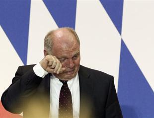 Hoeness accepts conviction, quits his Bayern job