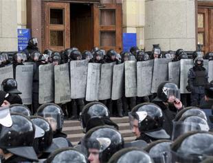 Ukraine, Russia agree brief Crimea truce: Kiev