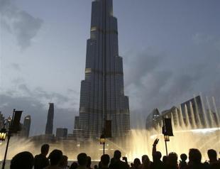 Abu Dhabi extends period of $20 bn loans to Dubai