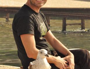 ‘Happy’ songs by Cenk Erdem to mark Happiness Day