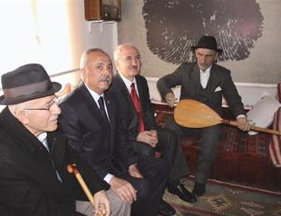 Turkeys most famous minstrel Aşık Veysel commemorated
