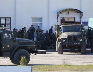 Ukraine orders Crimea military withdrawal