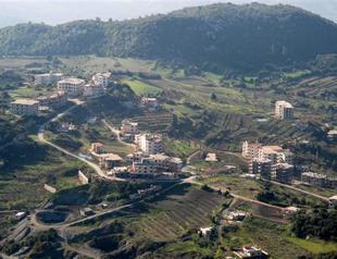 Mortar shells fired from Syria fall in Turkey