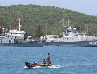 Malaysian jetliner may have turned back before vanishing