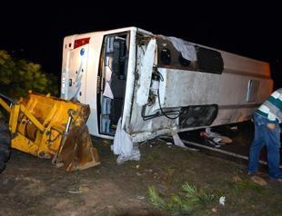 Three policemen killed, 22 wounded in traffic accident in central Turkey