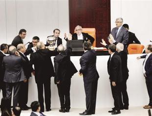 Row over reading of graft allegations marks extraordinary legislative session