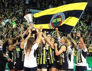 Turkey’s Fenerbahçe women’s volleyball team triumphs