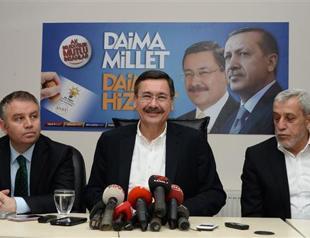 Ankara’s incumbent mayor Melih Gökçek declares his own victory