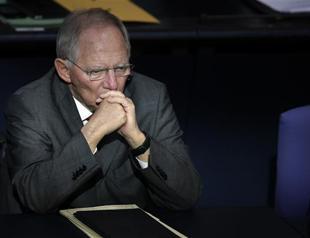 German minister compares Putins Ukraine moves to Hitler in 1938