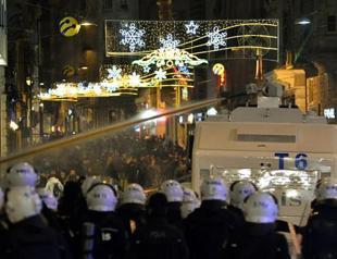 Turkish police break up protest against law curbing Internet