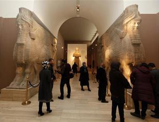 Looted Iraqi museum hopes to reopen, minus many relics