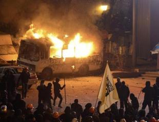 Police cracks down on large rally in Kiev defying protest ban