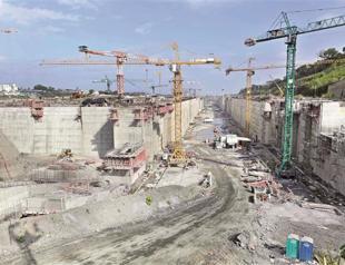 Deadline looms for Panama canal works