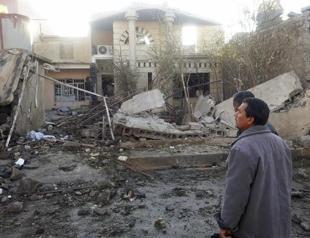 Baghdad bomb blasts kill 26, Iraqi troops fight Sunni rebels