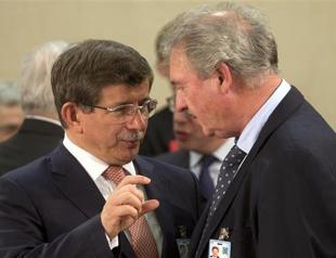 Gülen Movement has no power, authority over members: Davutoğlu