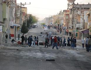Clashes continue in Ceylanpınar over disputed vote in local Turkish elections