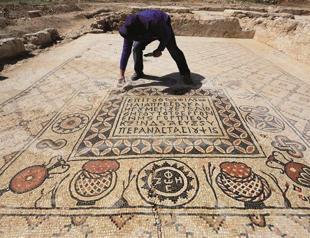 Ancient monastery, large mosaics, found in Israel
