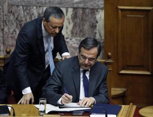 Greek PMs aide quits over purported Golden Dawn video