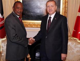 Kenyan president hails Gülen-inspired schools in his country