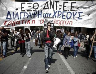 Greeks strike against more EU-IMF reforms