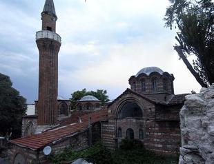 Abandoned church-mosque in Istanbul’s old city turned into makeshift refuge