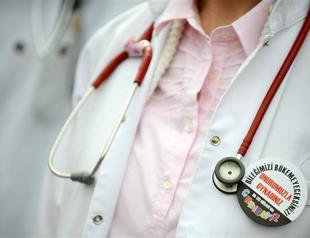 Constitutional Court suspends law instating full-day shifts for doctors