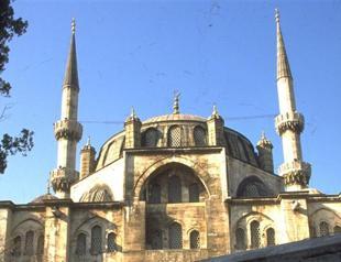 Renovations of historic sites in Anatolia not up to par: Foundations head