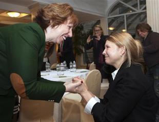 EUs Ashton promises Ukraine support, wants Russian help