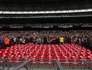 Liverpool tribute to Hillsborough dead