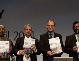 UN climate chief urges bold carbon-curbing steps