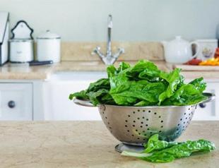 Spring and spinach cleaning