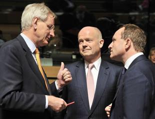 EU sees Russias hand in Ukraine and threatens sanctions